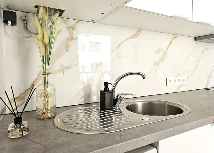 Ada's Nirvana, Heart Of Cristianos Apartmán